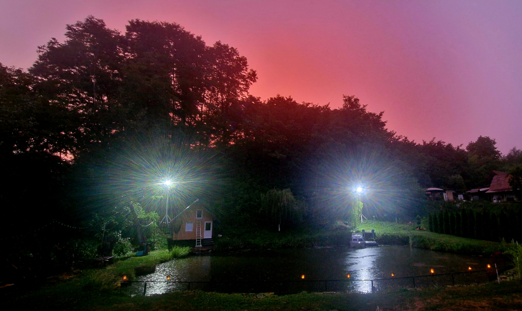 Casa Din  Vale  campare / cazare Lodroman 